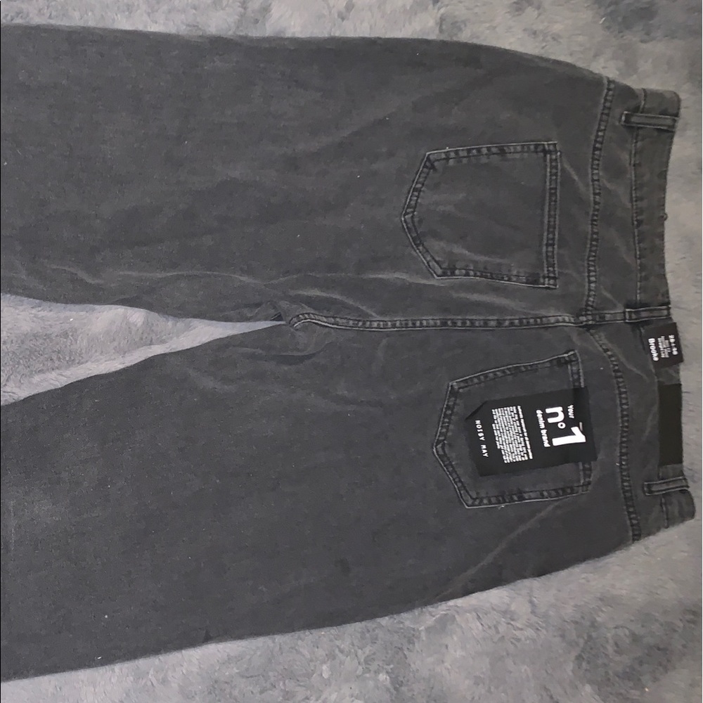 Noisy May Jeans